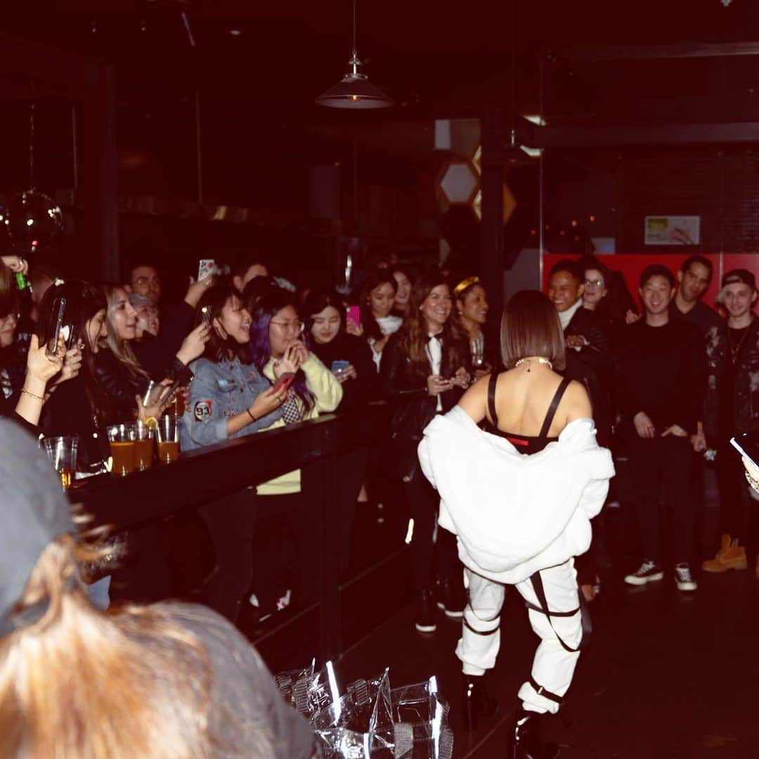 ジンジョー・リーさんのインスタグラム写真 - (ジンジョー・リーInstagram)「Thank you all who came to my launching party! Video and more pic will be upload soon at @coderadbyjinjoo 🥳🤩」2月5日 7時59分 - jinjoolee