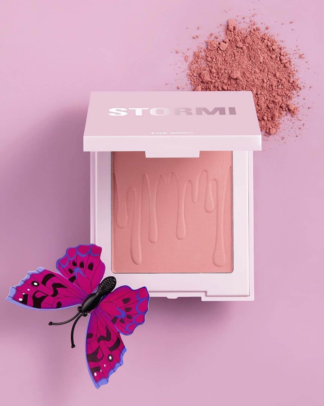 Kylie Cosmeticsさんのインスタグラム写真 - (Kylie CosmeticsInstagram)「Restock alert! 💕we're excited to announce that the Mini Stormi Palette and Stormi Blush will be restocking in a couple of weeks! Stay tuned for the exact date. 🦋」2月5日 8時10分 - kyliecosmetics