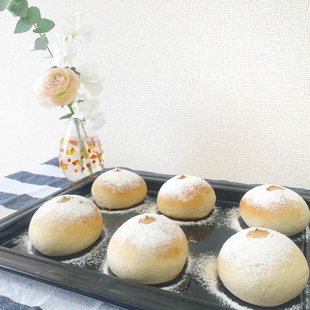 筒井萌子のインスタグラム：「* #もえちゃん家ごはん 朝ごはん用の甘酒パン🥣 美味しくて何度も作っちゃう🤤 前回より形成が上手くいった気がする◡̈⋆ 朝はこれとヨーグルトとキャロットさん☀️ ・ 恵方巻👹も予約してたものを頂きました♪ ・ 舞台『女医レイカ』チケット販売中‼️ メインキャスト看護師・白鳥清美役👩🏼‍⚕️ 2020年3月5日(木)〜8日(日) 池袋シアターグリーン BASE THEATER チケットはプロフィールページからお買い求め頂けます◡̈♥︎ お会いできるのを楽しみにしています♪♪ ・ #FRENCHPOUNDHOUSE #世界一のショートケーキ #ショートケーキ ＃ケーキ#モンブラン #稽古 #舞台 #筒井萌子 #女優 #モデル  #女医レイカ」