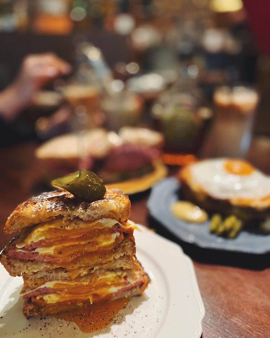 Risako Yamamotoさんのインスタグラム写真 - (Risako YamamotoInstagram)「昨日のlunch🍽🥪♥️ おねえこ&わっきんと(あゆちゃん不在😢)行ってみたかった @leboozy へ☺︎ ・ ・ ブランチメニュー、どれも美味しそうだったので迷いました！♡ 皆でおかず系のフレンチトースト、サンドイッチ、クロックマダムをシェア😋 ・ ・ デザートのプリンにも感動🍮✨ 濃厚で滑らかな舌触りで、ほろ苦カラメルが最高に好きな感じでした♥︎♥︎♥︎ ・ #leboozy #神戸ランチ #クロックマダム #フレンチトースト #サンドイッチ #プリン #神戸グルメ」2月5日 8時53分 - risako_yamamoto