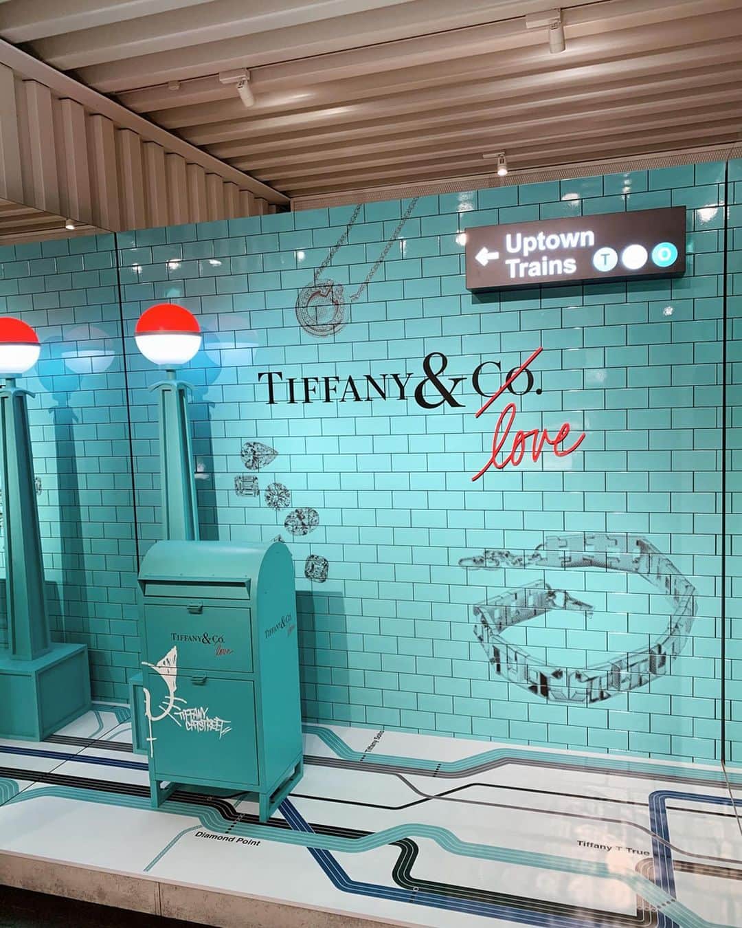 舞雛かのんさんのインスタグラム写真 - (舞雛かのんInstagram)「♡♡ ｢TIFFANY@CATSTREET｣に行ってきました‪☺︎‬. . ずっと行ってみたかったから 行けて嬉しかったな‪‪❤︎‬‬. . 最近ジュエリーをゆっくり見ることってなかったから、久しぶりにときめいちゃったっ🤭💎. . #tiffanycatstreet  #ジュエリーって #ときめいちゃうね」2月5日 9時26分 - mizho_601