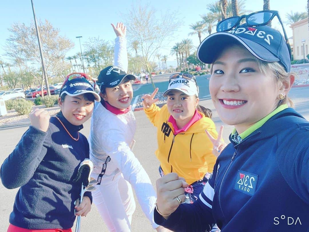 成田美寿々さんのインスタグラム写真 - (成田美寿々Instagram)「今日の勝利チーーーーム！😎😎❤️❤️ チーム名は さきが女神になる日 です🤪❤️ #毎年チーム名のクセ強め #さきちゃんはなんと初勝利w #武尾咲希  #飯田真梨 #河野杏奈 #成田美寿々」2月5日 9時22分 - misuzunarita