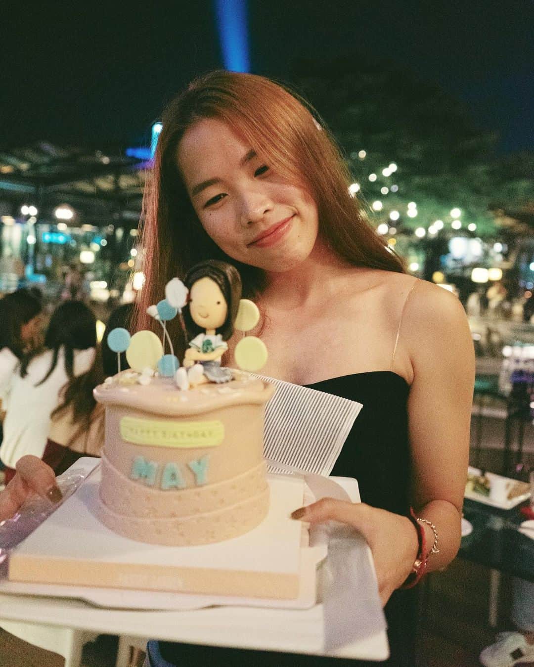 ラチャノック・インタノンのインスタグラム：「𝐎𝐟𝐟𝐢𝐜𝐢𝐚𝐥𝐥𝐲 𝐭𝐮𝐫𝐧 𝐭𝐨 𝟐𝟓𝐭𝐡 🎂🙂 #5feb2020 #mayday’s #05022020 #mayturnto25th」