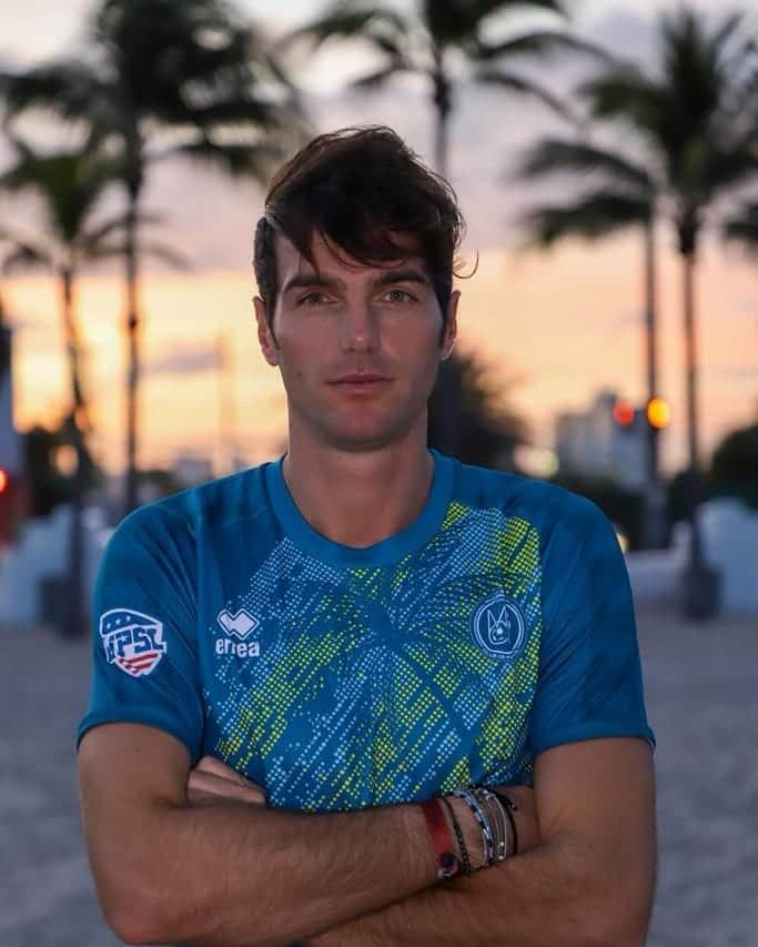 パオロ・デ・チェリエさんのインスタグラム写真 - (パオロ・デ・チェリエInstagram)「Questa è la nuova maglia del Miami @miamibeachcf La potrete trovare very soon su www.miamibeachcf.com  That’s our jersey and I think it’s beautiful! What do you guys think ? Coming soon on our website www.miamibeachcf.com」2月5日 9時42分 - paolo_deceglie