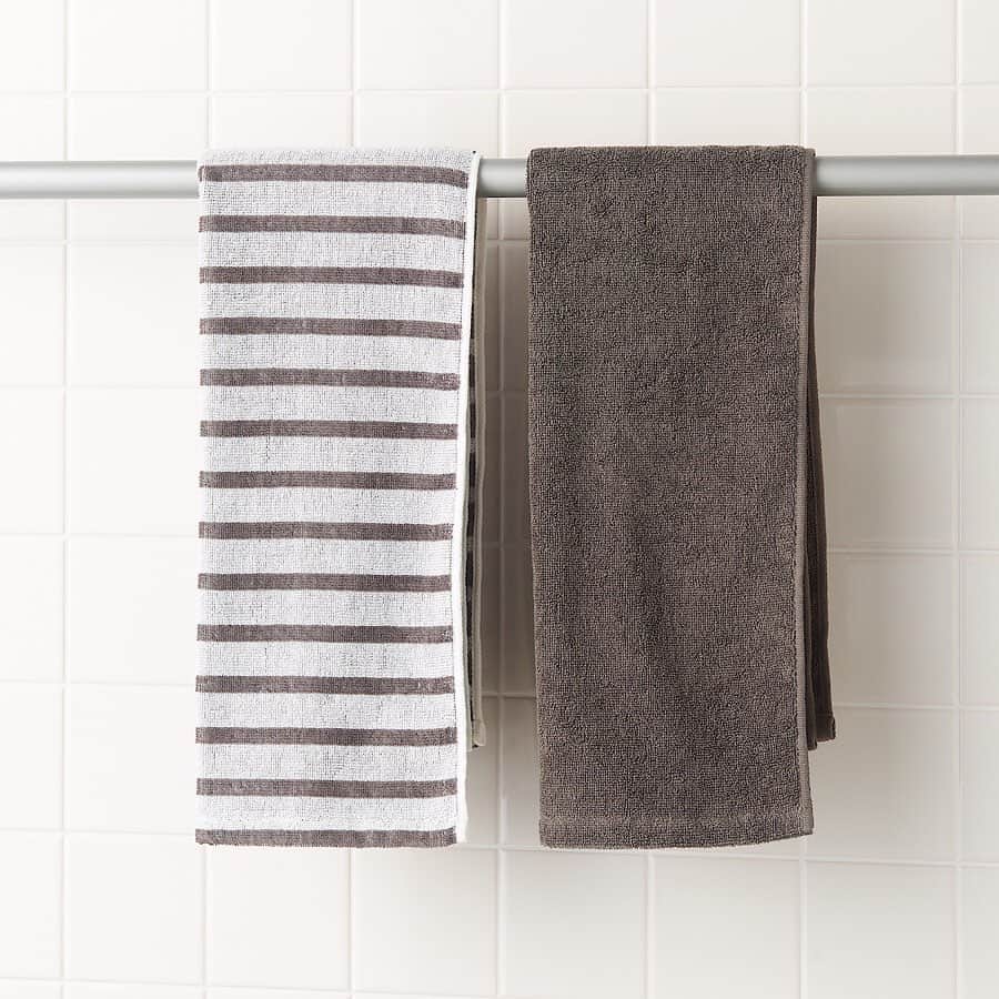 無印良品さんのインスタグラム写真 - (無印良品Instagram)「【新商品】綿パイルタオルセット - ボーダー柄に織り上げたタオルと、無地のタオルの2枚セットです。洗い替えに最適です。 フェイスタオルとバスタオル、各4色を取り揃えています。 - #無印良品 #MUJI #綿 #cotton #オーガニックコットン #OrganicCotton #タオル #タオルセット #バスタオル #フェイスタオル #暮らし #新生活 #インテリア #引っ越し #新居」2月5日 10時01分 - muji_global