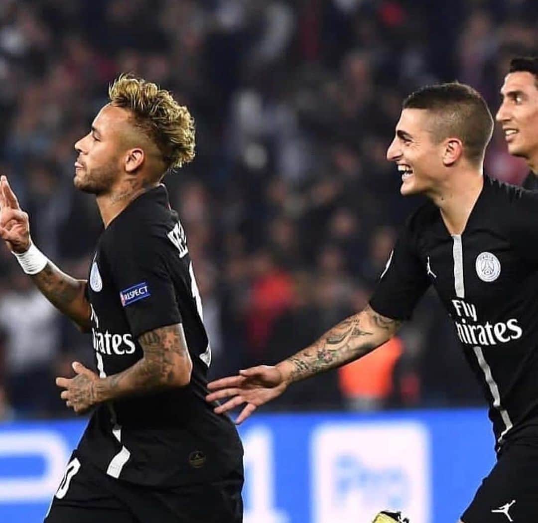 マルコ・ヴェッラッティのインスタグラム：「Tanti auguri fenomeno @neymarjr 🎂🎉」