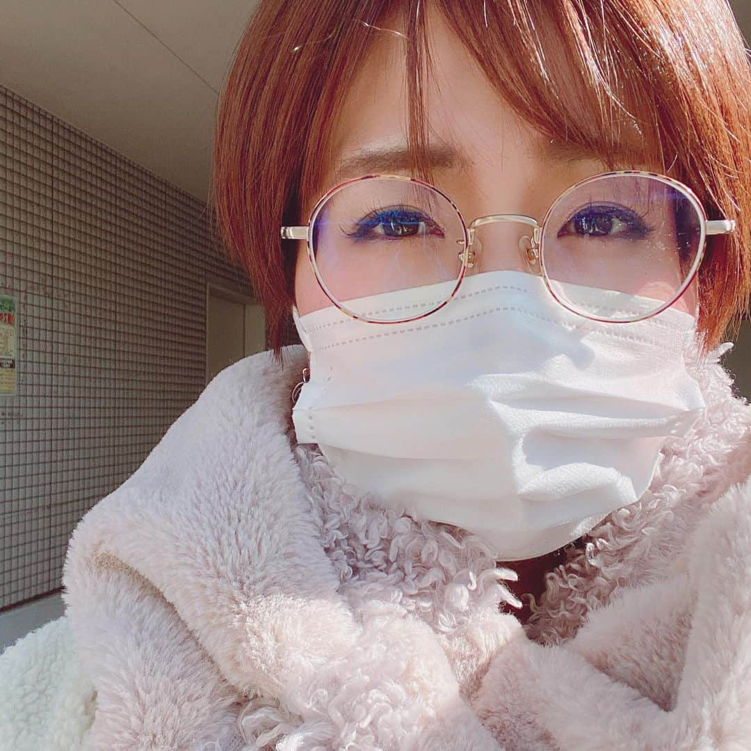 千葉あやさんのインスタグラム写真 - (千葉あやInstagram)「. 本日は八王子にて、 企業様の新年会でした☺️ . ありがとうございました🎤✨🎍✨ . 温かく盛り上がって頂き、嬉しい限りでございます🙇‍♀️ またこれからも頑張ります✨☺️ . ありがとうございました！ 帰りますー🚙💨 . . #ものまね #ほいけんた さん #坂本彩 #八王子 #新年会 #かき安」2月5日 21時07分 - aya_sakaya56