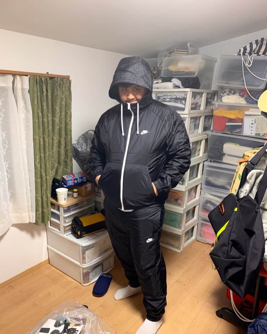 池田真一のインスタグラム：「後輩ちゃんがNIKEの渋いセットアップくれました！ これでウォーキング頑張ります！」