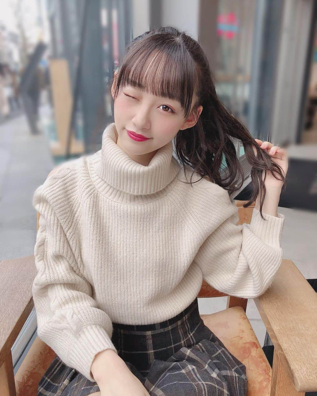 音嶋莉沙さんのインスタグラム写真 - (音嶋莉沙Instagram)「カフェに行った時の私服💕﻿ ﻿ 👗Risaコーデ👗﻿ tops❤︎ @cecilmcbee_official ﻿ shoes❤︎ @bubblestokyo ﻿ ﻿ スカートは、どこのか忘れちゃったけど﻿ 韓国のブランドで通販で買いました！﻿ ﻿ 肩あきニットにタートルだったから﻿ 髪はポニーテールにしてみましたっ☺︎﻿ ﻿ ﻿ ﻿ ﻿ ﻿ ﻿ ﻿ #私服　#ポニーテール　#Risaコーデ　#バブルス　#セシルマクビー　﻿」2月5日 21時35分 - otoshima_risa