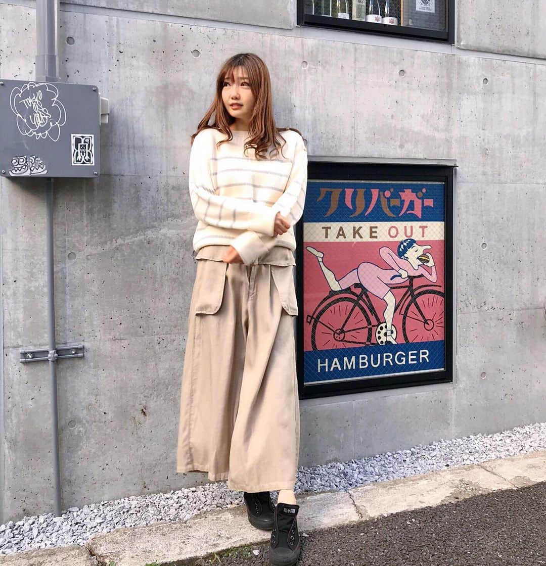 橘珠里さんのインスタグラム写真 - (橘珠里Instagram)「🍂⋆︎*🍂⋆︎*🍂⋆︎*🍂 ⋆ ⋆ #先日のコーデ ⋆ ✰︎Knit⇨ @feerichelu ( @joint_space fch412-0421) 優しい色味のきれいめなボーダーニットで、もちっとした厚みがあり、チクチクしにくい肌あたりがお気に入り♥︎ ⋆ ⋆ ✰︎Pants⇨ @zucca_official こちらの #zucca のパンツは、#サステイナブル な 木材を原料とした #植物由来の繊維 『テンセル™リヨセル繊維 100% 』( @tencel_japan )でできています🍀 ⋆ 冬には特に敏感になる私の肌にも優しく、サラリと、とても着心地が良いので選びました🙆🏻‍♀️✨ さらに、テンセル™ 繊維は土に還るので、お肌だけでなく、環境にも優しいんです🌏♡ https://www.tencel.com ⋆ ⋆ 最近は、デザインはもちろん、こうした着心地や、環境への影響も意識しながら物選びができるよう、心がけています◡̈⃝︎♡︎ʾʾ *----*----*----*----*----* #TENCEL #FeelsSoRight #makeitfeelright #TENCELMVIJ #environmentallyfriendly #zucca #feerichelu #feerichelu_style #jointspace #pr #japanesefashion #パンツコーデ #ズッカ #きれいめカジュアル #肌触りが良い #テンセル  #レンチング #サスティナブルな生産工程 #持続可能 #サスティナブル #サスティナブルファッション #自分らしくここちよく #ナチュラルな心地よさ #フェリーシェル #大人コーデ #ボーダーニット #ボーダーコーデ」2月5日 21時55分 - jurinu