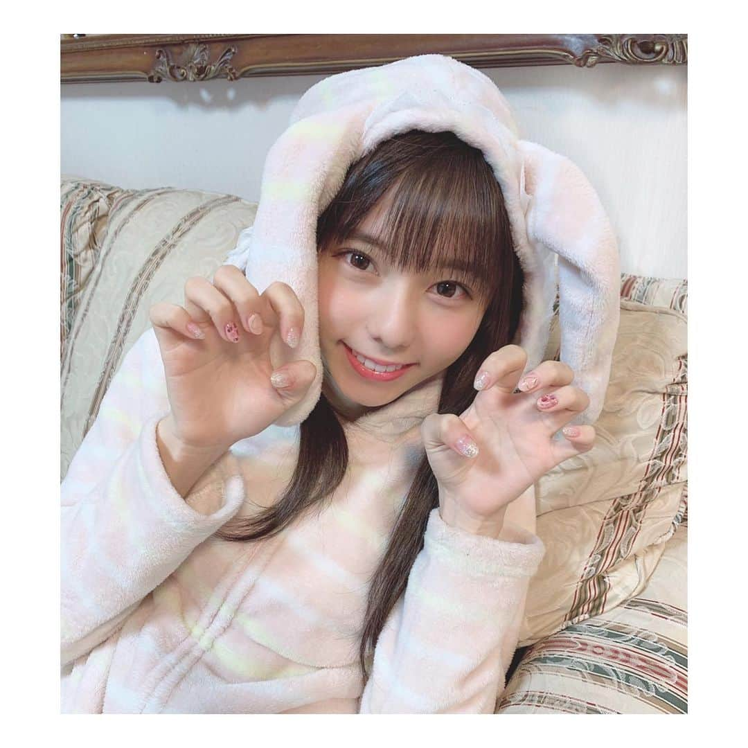 大森莉緒さんのインスタグラム写真 - (大森莉緒Instagram)「・ ・ 今日初めて、お店でジェルネイルしてきました😘💅🏼 ・ ・ 可愛くて、ずっと見つめちゃってる👀笑 ・ ・ ツルツルしてて触り心地もよい〜🙈 ・ ・ #大森莉緒 #おーりお #おりおんず #ネイル #ジェルネイル #ネイルデザイン #ピンク #名古屋 #栄 #instagood #instapic #instaphoto #heart #pink #nail #nailstagram」2月5日 22時01分 - rio.ohmori