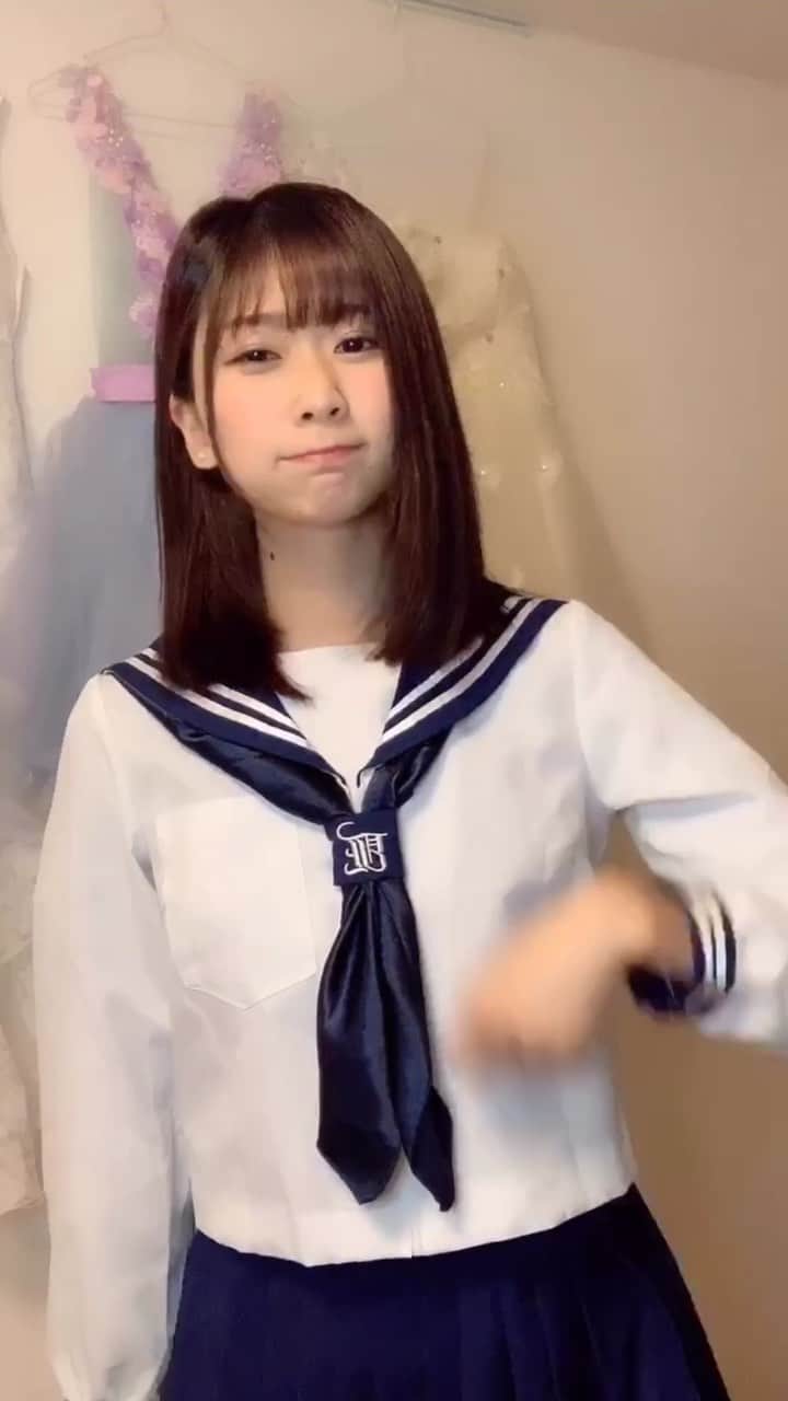 塩野響子のインスタグラム：「#tiktok #踊ってみた #制服 #セーラー服 #パジャマ #黒髪 #コスプレ #ボカロ #メランコリック #沖縄 #okinawa #japaneseidol #japanesegirl #dance」