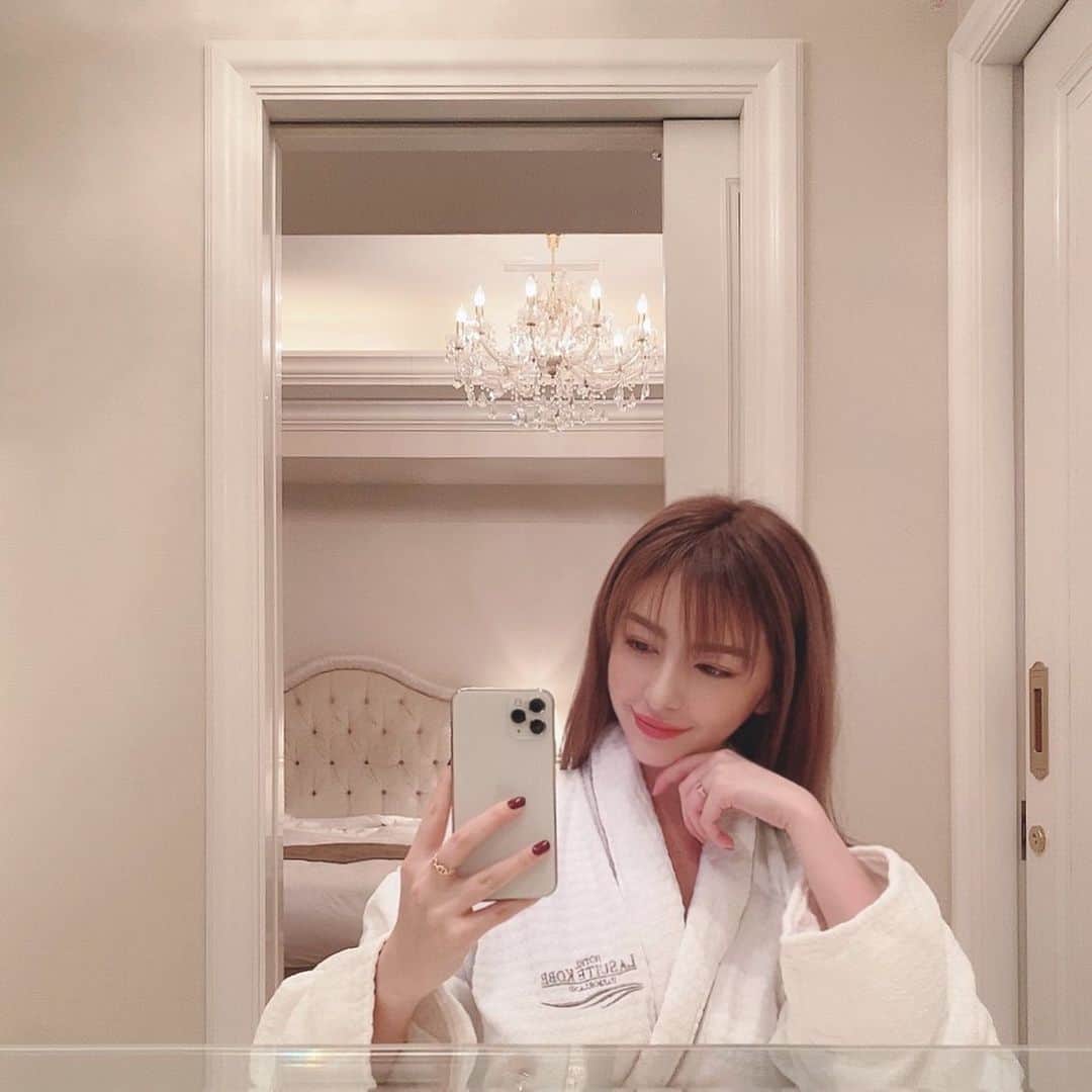 スミス楓のインスタグラム：「🛁🤍」