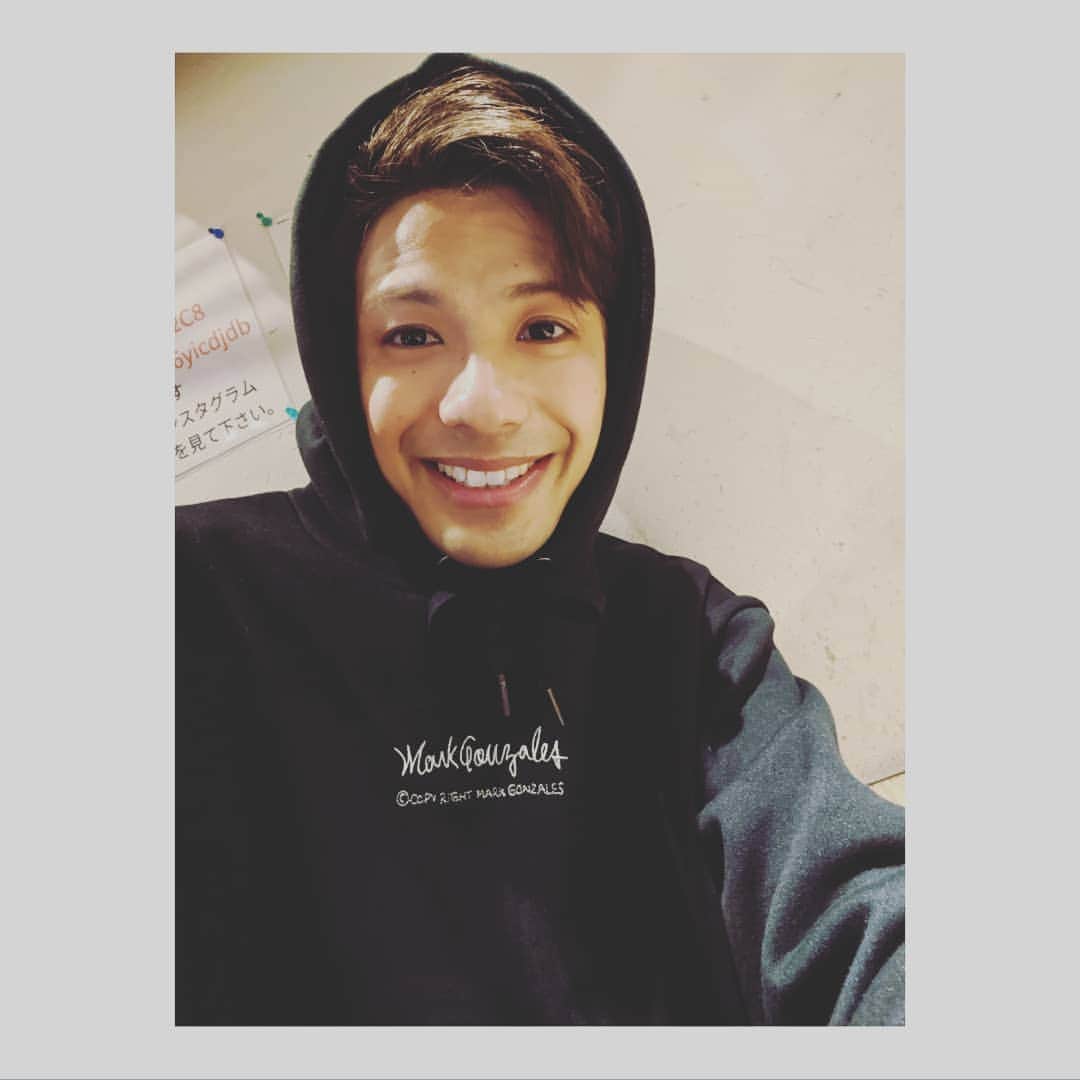 森崎ウィンのインスタグラム：「#wss2  本日も無事終了致しました。 僕は3日目。 ああああ、まだまだ課題は多い。 頑張るぞ〜明日も!! #森崎ウィン  #winmorisaki  #トニー  #ラーメン食べます」