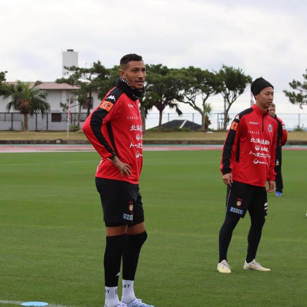 ジェイ・ボスロイドさんのインスタグラム写真 - (ジェイ・ボスロイドInstagram)「A tough morning session today. We have friendly game tomorrow against my brother @shinjiono7 I look forward to playing against him again 👊🏽😘 Preparation for a very important season, we need to do much better than 2019!  Score more concede less is what’s going to move us upwards this year!  #consadole#team#together#win#belief#determination#striveforgreatness#blessed#hardwork#dedication#soccer#football#training#japan#jleague#adidas#adidastokyo#nemises」2月5日 14時10分 - jaybothroyd