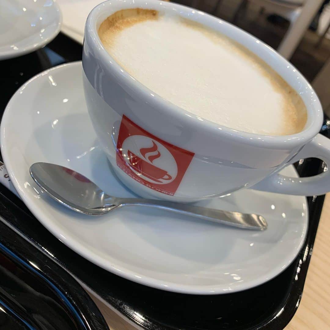 松浦孝亮さんのインスタグラム写真 - (松浦孝亮Instagram)「恵比寿にいいカフェ見つけました！ #カフェ巡り #恵比寿 #caffebonini  #リラックス #居心地がいい #ドルチェ最高」2月5日 15時29分 - ko_matsuura