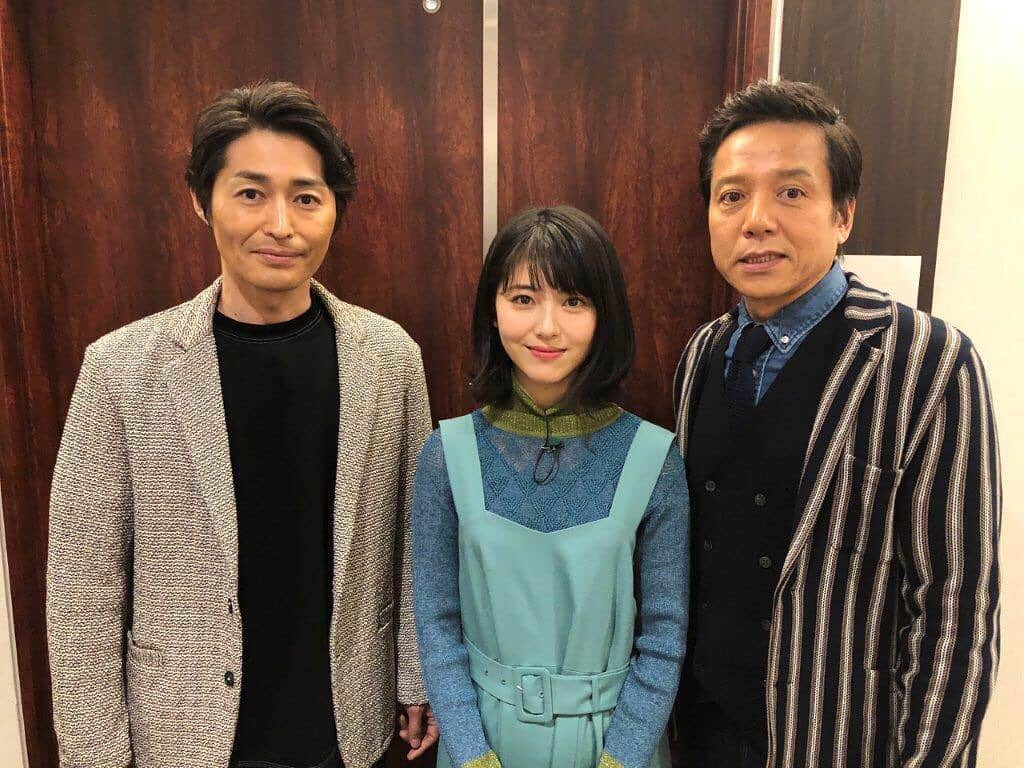 【公式】土曜ナイトドラマ「アリバイ崩し承ります」さんのインスタグラム写真 - (【公式】土曜ナイトドラマ「アリバイ崩し承ります」Instagram)「＊﻿ ‪本日よる8時～放送‼️‬﻿ ‪『くりぃむクイズ ミラクル9』に‬﻿ ‪#浜辺美波 さん #安田顕 さん #勝村政信 さん 3人揃ってご出演です😆👏🏻✨‬﻿ ﻿ ‪勝村リーダーのもと、勝利を掴めるのか…😳？！‬﻿ ﻿ ‪ぜひ、ご覧ください🤗‬﻿ ﻿ ‪#ミラクル9‬﻿ ‪#アリバイ崩し承ります‬﻿ #ありくず﻿ ‪#勝村リーダーのもと‬﻿ ‪#クイズ頑張りました💪🏻‬﻿ ‪#お見逃しなく🙌🏻😉」2月5日 15時39分 - alibi_ex