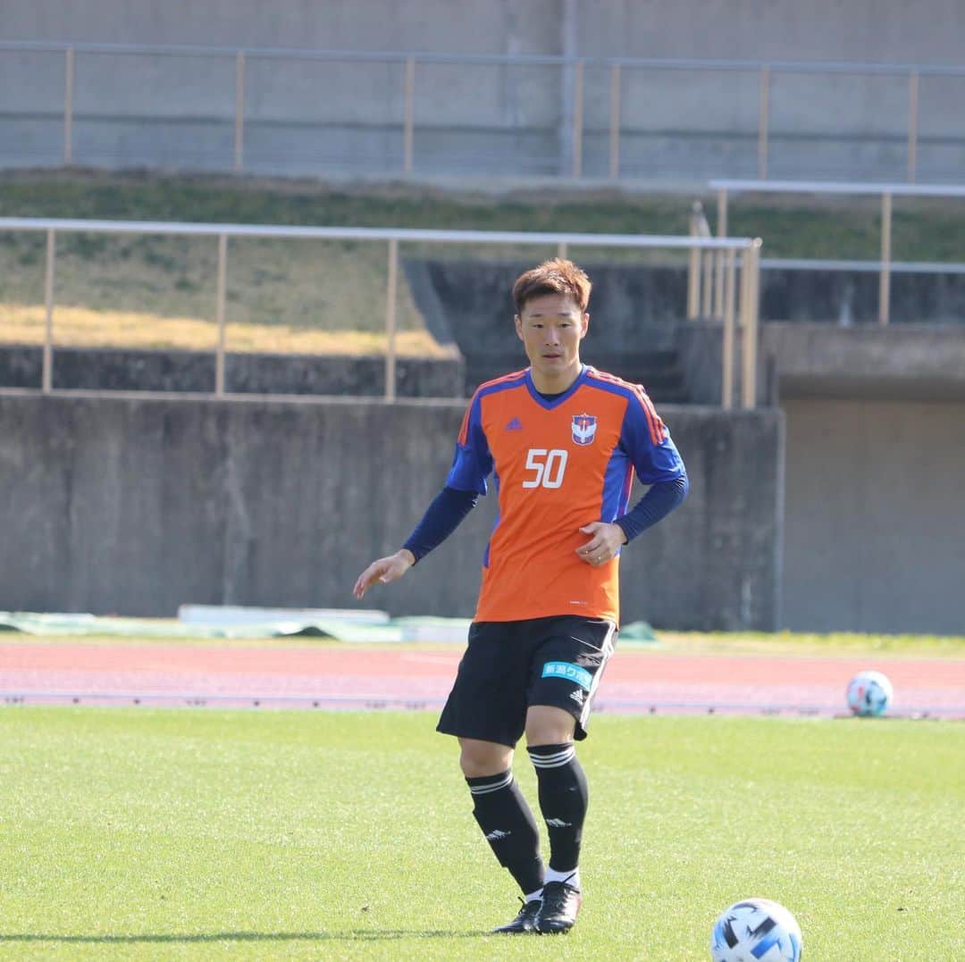 のインスタグラム：「⚽️training game⚽️ 6試合目 vs ブラウブリッツ秋田 0-0 draw 前の試合の守備の反省を完璧ではないが修正できてきたと思う。 あとはこういう試合をチームとして1点もぎ取って勝ちきる力をつけていきたい。 #アルビレックス新潟 #albirex #albirexniigata #niigata #高知キャンプ #アイシテルニイガタ」