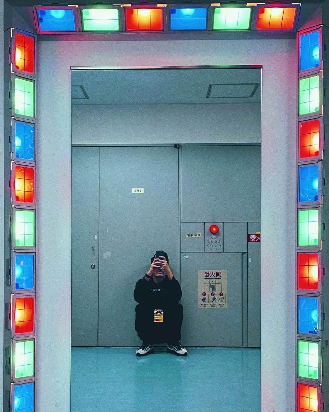 田中裕介のインスタグラム：「何処かへワープ出来そう。」