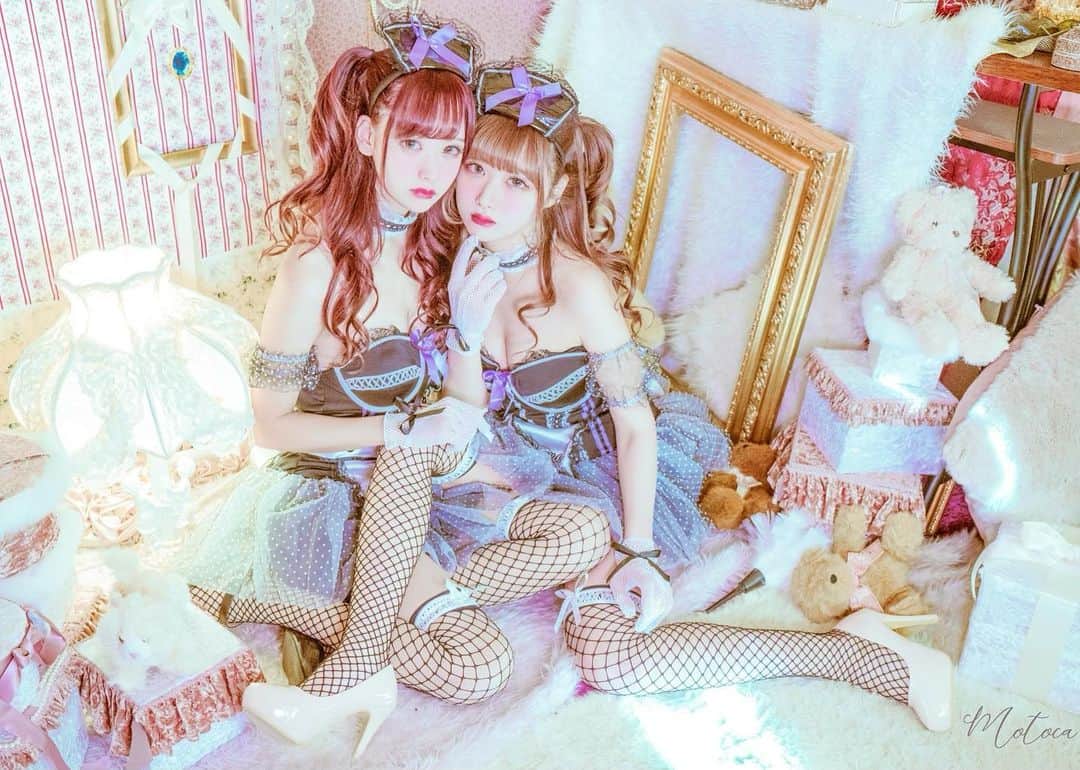 さきぼんさんのインスタグラム写真 - (さきぼんInstagram)「ヘアメイクも撮影も加工も @motoca.s さん🖤 なんでもできてしかも美少女なの🥺 . 今日、双子の日か！ . . #twins#favorite#photo#photography#purple#cherry#friends#girls#撮影データ#百合#さきぴょん🖤#双子#双子撮影 #さきぼんコスプレ」2月5日 16時37分 - sakibon69