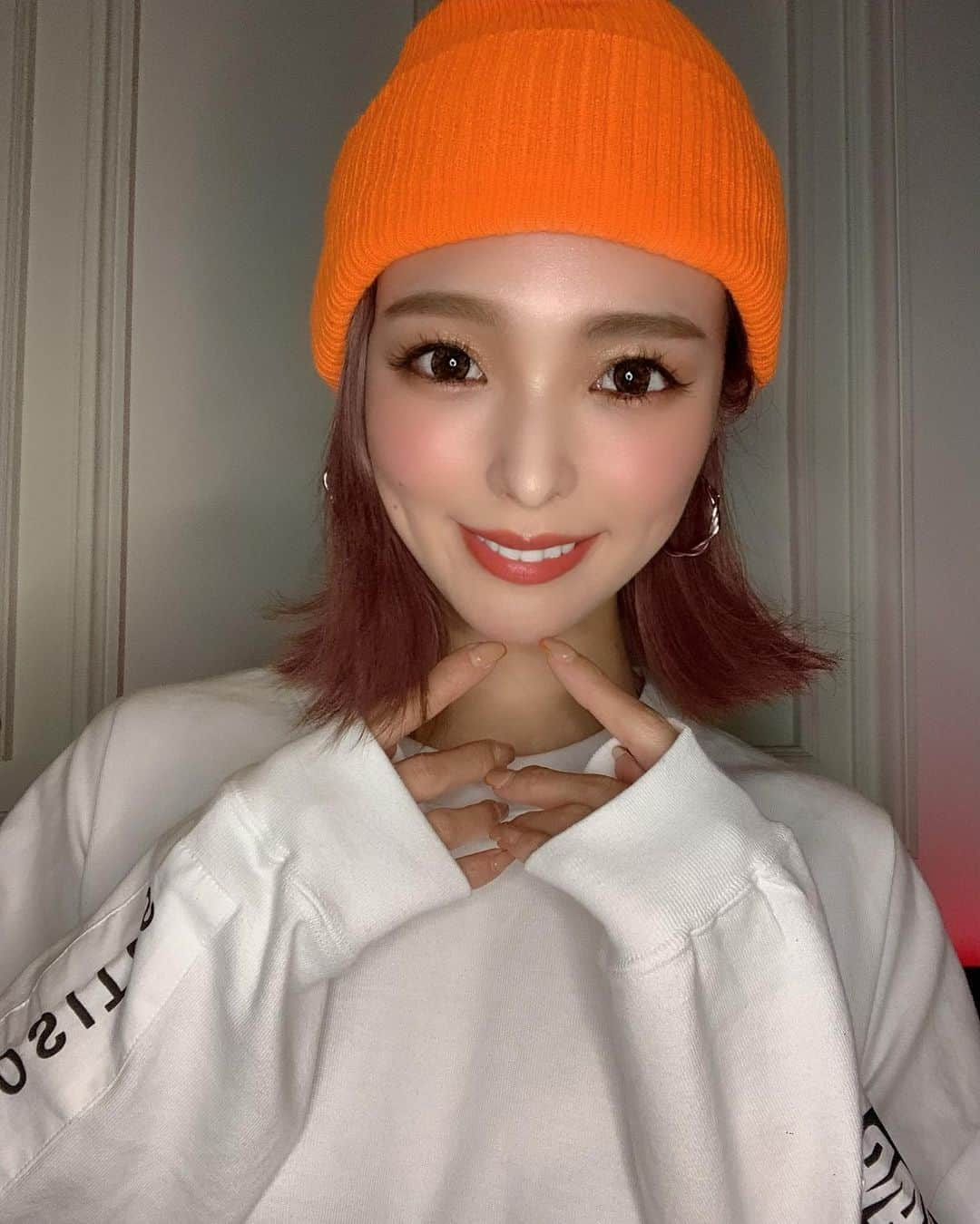 Hitomiさんのインスタグラム写真 - (HitomiInstagram)「❤︎ みかんです🍊 ネイルのカラーもみかん色 朝もみかん色のメロンを半玉食べました🍈(夕張メロン) おいしかったです。 また食べたいです。 . #みかんです　#みかん　#nail #newnail #lapisnail #lapis #オレンジネイル　#オレンジ　#orange」2月5日 16時40分 - hitomi_01270