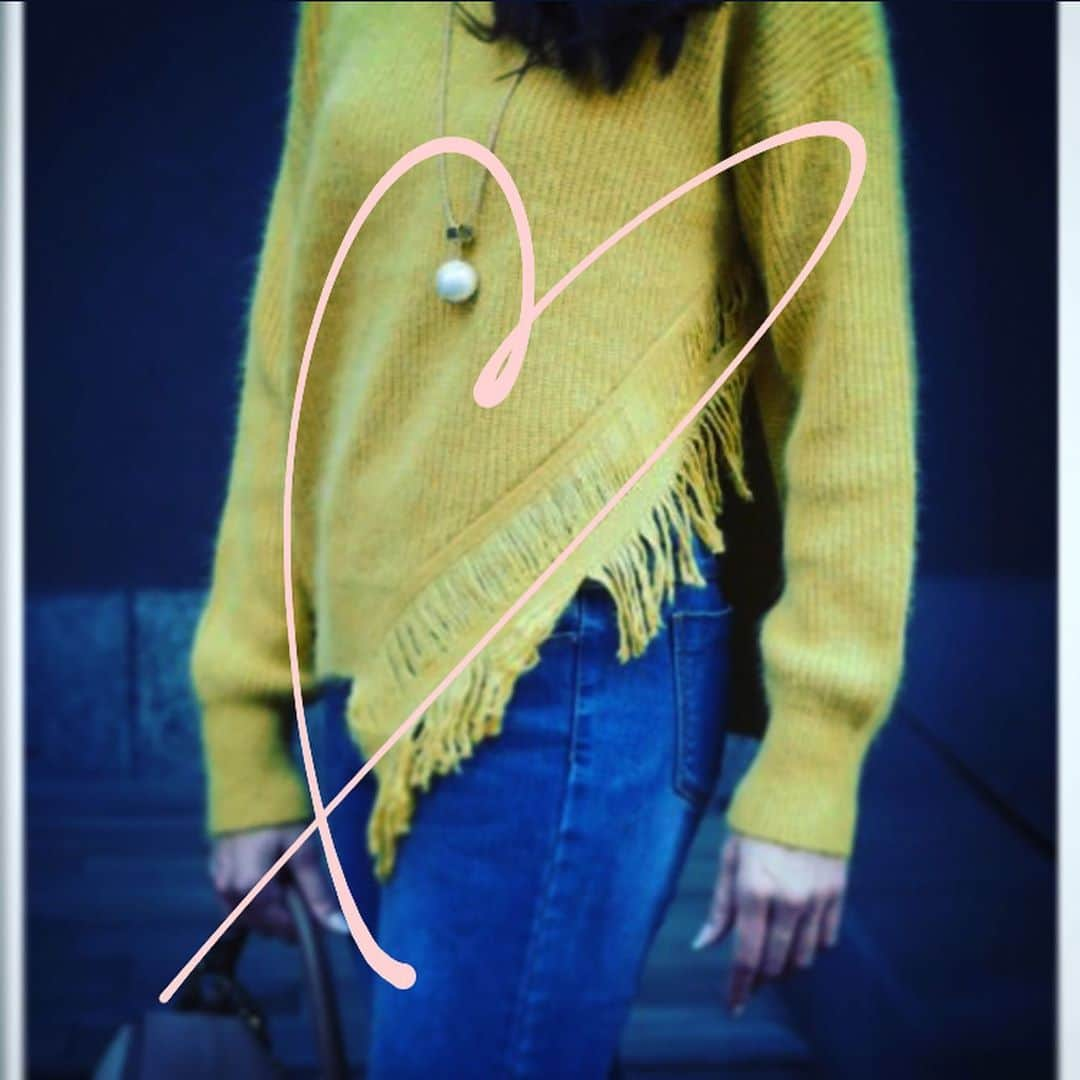 珠洲春希さんのインスタグラム写真 - (珠洲春希Instagram)「新しく発売のニットとカーディガン🧶✨ ニットのアシンメトリーカットで横からのスタイルがよく見えます😍✨ カーディガンは、ボーダーの柄の入り方で、腕が長く見えます^ ^」2月5日 16時41分 - harukisuzu54