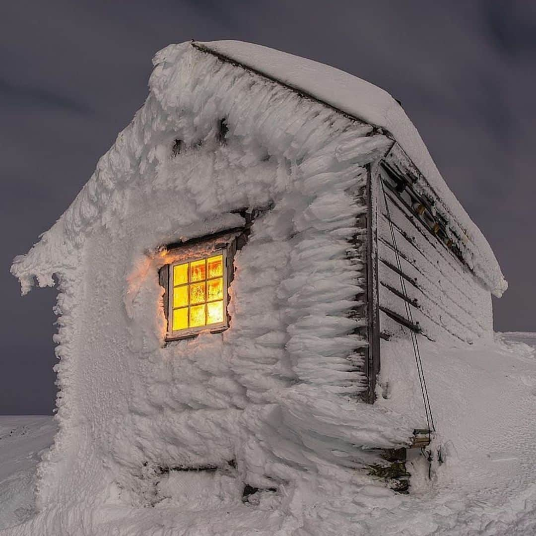 Awesome Wonderful Natureさんのインスタグラム写真 - (Awesome Wonderful NatureInstagram)「Voss Mountains, Norway Photo by @espenhaagensen」2月5日 16時51分 - fantastic_earth