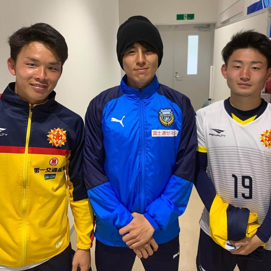 のインスタグラム：「阪南組  今日はギラヴァンツ北九州と 練習試合をしました！  阪南の同期のそーやとも 後輩の雄大とも会えました😆 敵だったけどプレーしてて 楽しかったなぁ🙆‍♂️ キャンプも折り返し また明日から開幕に向け頑張ります！ #川崎フロンターレ #frontale #ギラヴァンツ北九州 #藤原奏哉 #永野雄大」