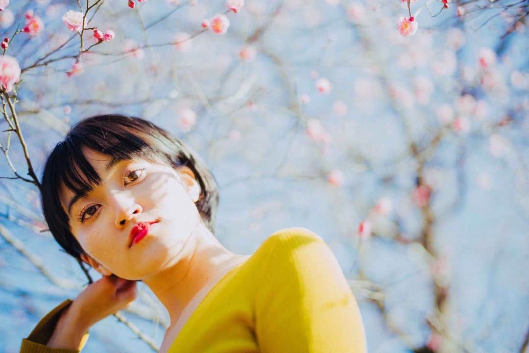 竹崎綾華のインスタグラム：「今日誕生日を迎え、一つ歳を取りました🎂 ずっとオカッパでしたが最近はショートヘアを堪能しています。 はやい...老け顔さんは今まで年上に見られてきましたがやっと年相応になってきたみたいでございます  朝からメッセージをもらって幸せです。今日は沢山の人に改めて感謝をする日です💞いつもありがとうございます。  沢山お仕事をして飛躍し、何か少しでもお返ししていけるよう頑張ります。沢山の作品と出逢えますように☺️ It's my birthday.I'm happy to get a message from many people.Today is thanks for many people again. Thank you always. . . . #竹崎綾華」