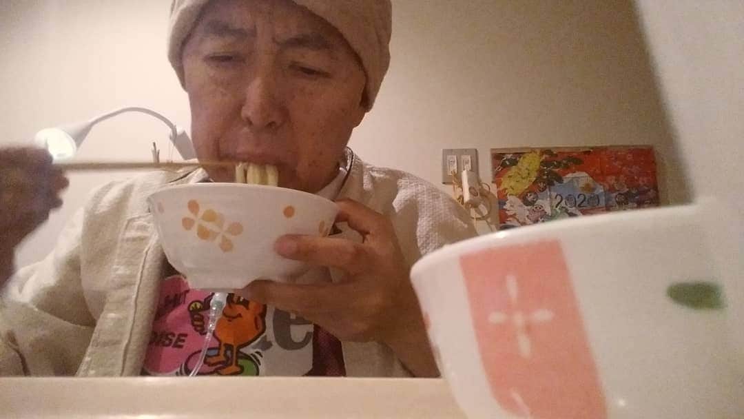 笠井信輔さんのインスタグラム写真 - (笠井信輔Instagram)「食べなきゃ…  とくダネ！の次の放送は10日(月)予定だと連絡ありました」2月5日 22時49分 - shinsuke.kasai