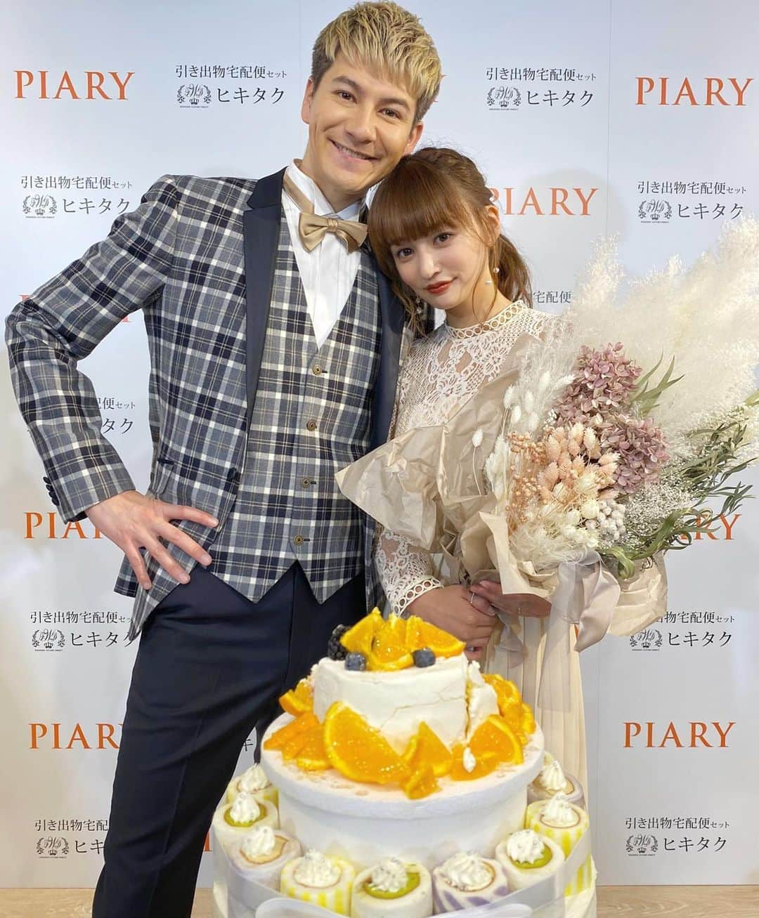 渡部麻衣さんのインスタグラム写真 - (渡部麻衣Instagram)「🤵❤️👰﻿ ﻿ この度、私わたなべ麻衣﻿ PIARY「ヒキタク」のアンバサダーに﻿ 就任しました🎁パチパチッ﻿ ﻿ JOYくんは﻿ アンバサダーでは…ないんですが…﻿ 私のサポート役として﻿ 一緒に会見をしてきました😂笑﻿ ﻿ ドレスアップをしてケーキ入刀や﻿ ファーストバイトなどもさせて頂けて﻿ すごく幸せな時間をありがとうございました♡﻿ ﻿ ﻿ 私達は今のところ﻿ 結婚式の予定はしていませんが…﻿ 女心をガッチリ掴んだサービス満載なので﻿ 純粋にもっともっとヒキタクを﻿ 広めていきたいと思っています！﻿ ﻿ 式を挙げる方も、式に出席する方も﻿ 沢山の幸せが生まれる場に…☺️🙏💕﻿ ﻿ ※最後の写真は楽屋にて﻿ シャッタータイミングミスって﻿ 顔がバグったJOYくん♡笑﻿ ﻿ ﻿ #PIARY﻿ #ヒキタク﻿ #引き出物宅配﻿ #日本中のプレ花嫁さんとつながりたい」2月5日 22時44分 - mmaaiipp