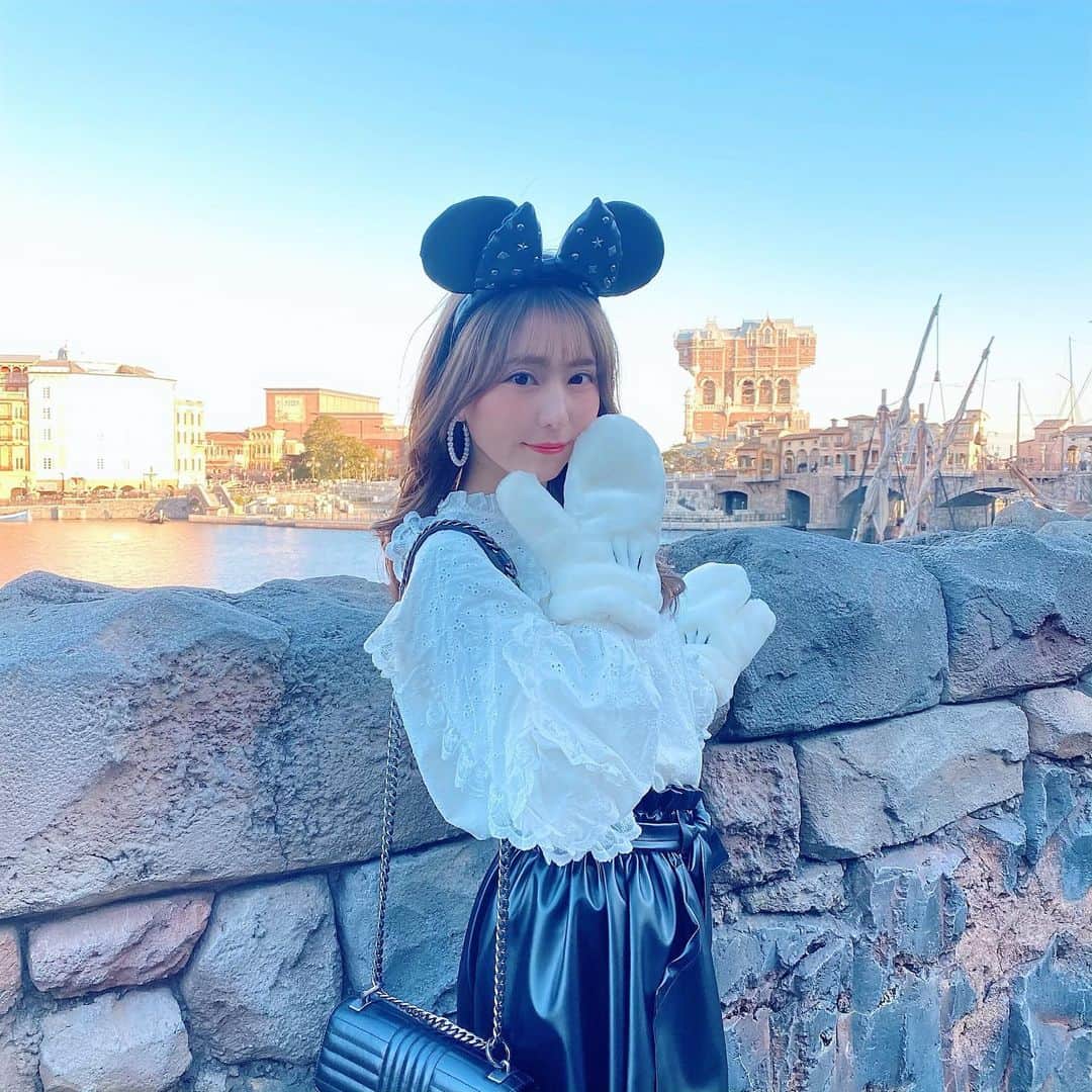 堀尾実咲のインスタグラム：「‪Mediterranean Harbor🚢⚓️‬ #disneyresort #tokyodisneysea #disneysea #disney #東京ディズニーリゾート #ディズニーリゾート #ディズニー #東京ディズニーシー #ディズニーシー #TDS #ディズニーコーデ #portrait」