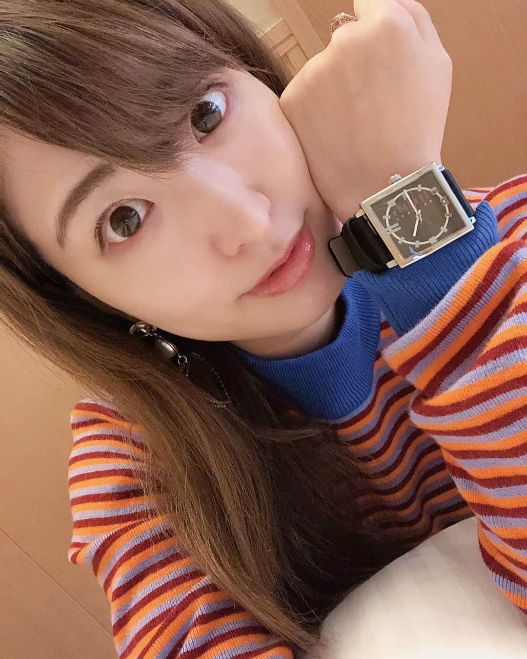 浅香美咲のインスタグラム：「@nomonday_jp の時計🙋‍♀️🧡 プレゼントにもおすすめだよ🎁 去年日本に入ってきたブランドらしい✨ 「No Monday公式サイト」（ https://nomonday.jp/ ）  クーポンコード 【asaka122】 使用で10パーセントオフ😲  #nomonday#ノーマンデー#腕時計#時計#手元倶楽部　#beautifulsail #playboy」