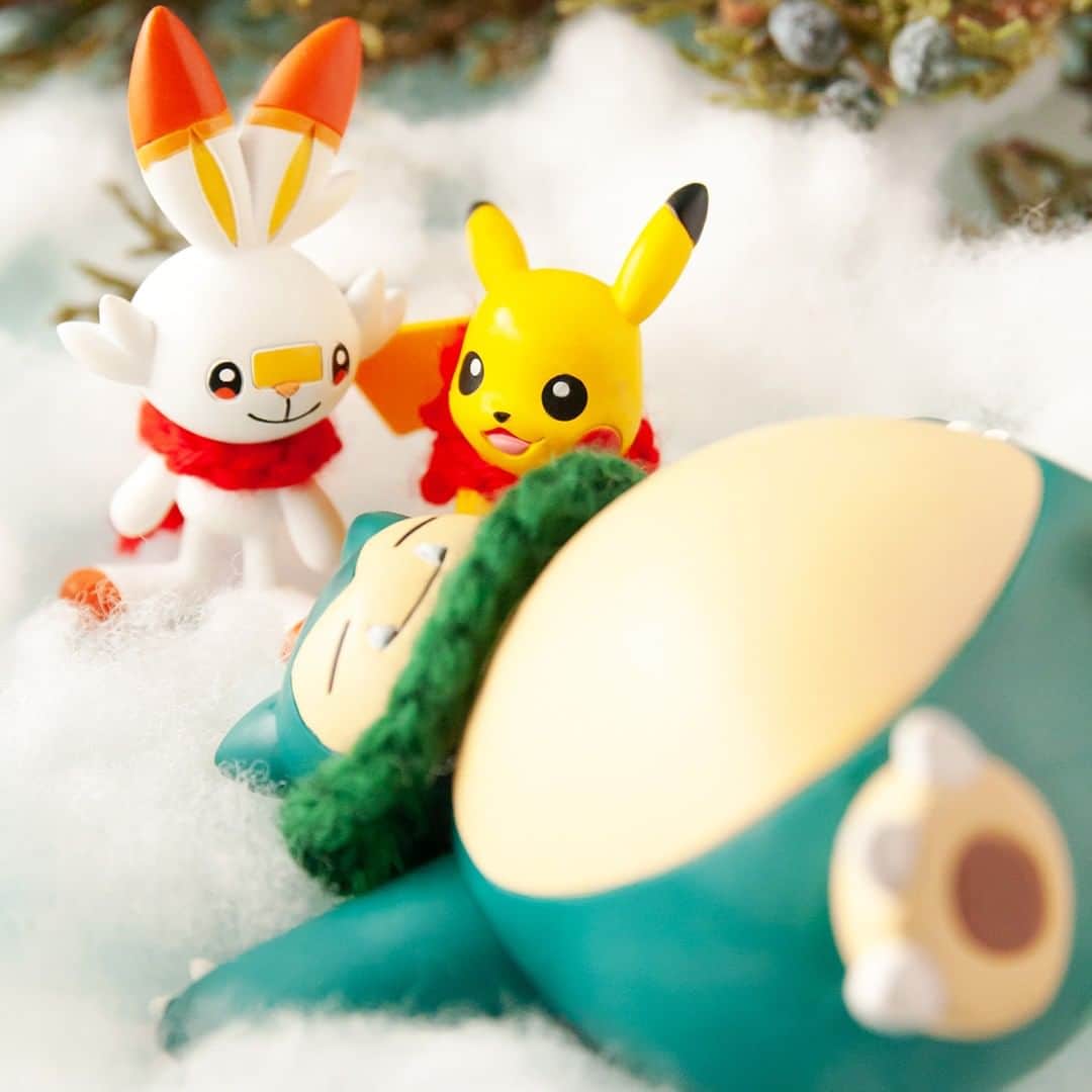 ピカチュウ公式Instagramさんのインスタグラム写真 - (ピカチュウ公式InstagramInstagram)「【今日のピカチュウ】 ヒバニーとお散歩していたら、お昼寝チュウのカビゴンと遭遇‼😯 雪の上でごろーんと気持ちよさそう💕 #pikachu  #snorlax #scorbunny #pokemon #pikachu_snap　#photooftheday #sleep #snow #ピカチュウ #カビゴン #ヒバニー #ポケモン #お昼寝 #すやすや #雪 #お散歩」2月5日 18時00分 - pokemon_jpn
