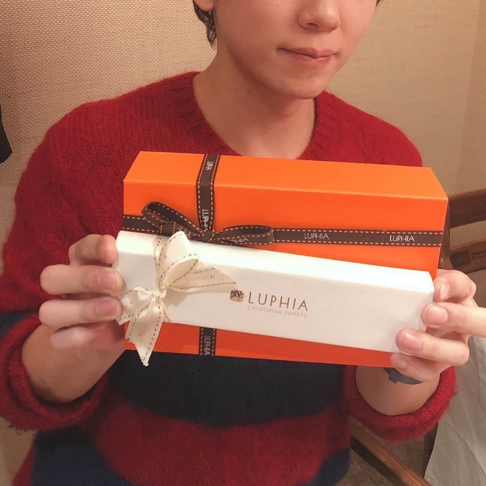 古市憲寿さんのインスタグラム写真 - (古市憲寿Instagram)「これから食べる。　#luphia #チョコレート」2月5日 18時28分 - poe1985