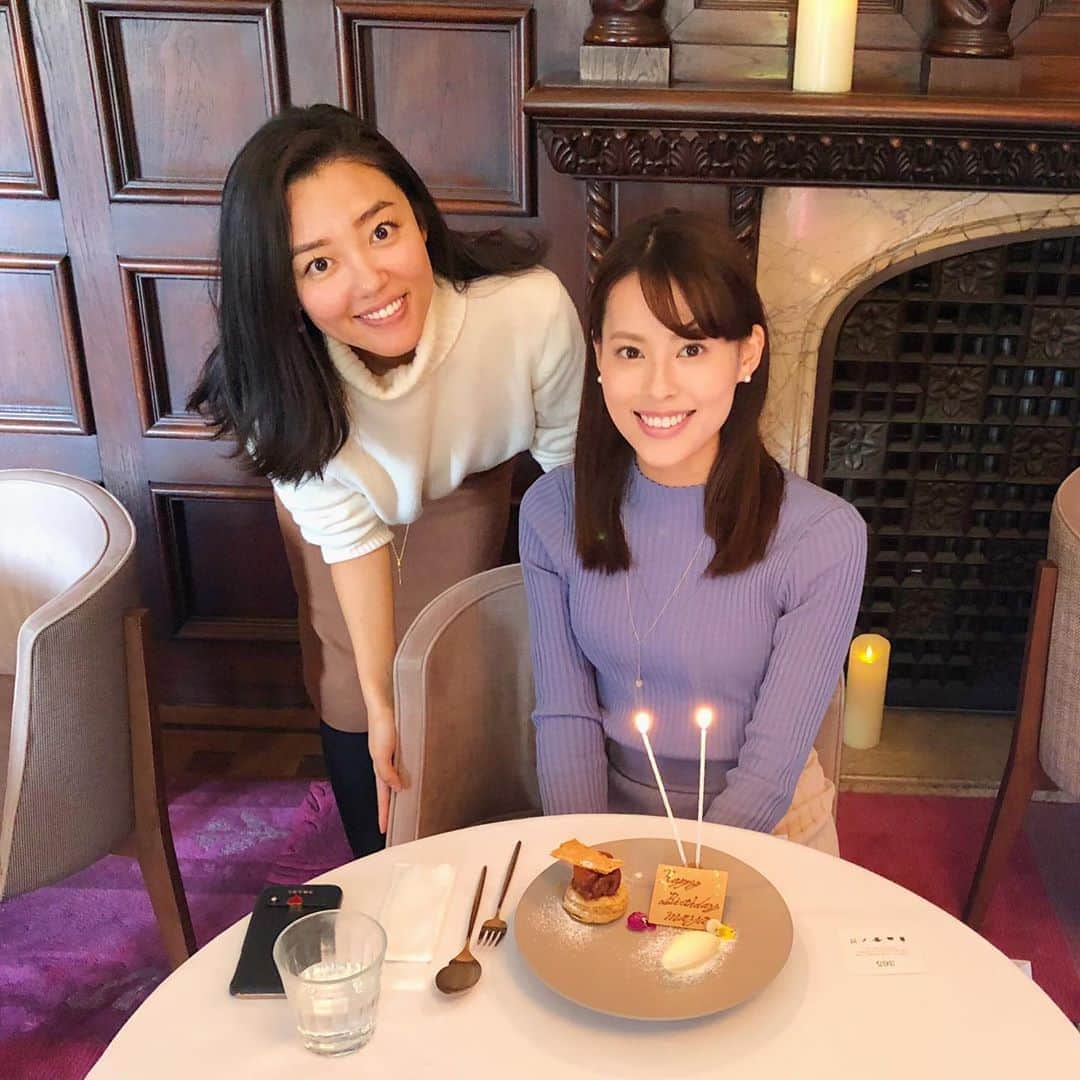 阿部優貴子のインスタグラム：「最近友達との写真をあげてないので、久しぶりに👌🏼💗 * 名古屋時代の局違いの同期で今も同じ事務所のまやと久しぶりのランチ🍽 新卒でアナウンサーとして名古屋でキャリアをスタートさせ早6年。早すぎ🤣誕生日が近い麻耶のお祝いもしました💗おめでとう〜🎉 *  #アナウンサー仲間#同期#アナウンサー#セントフォース」
