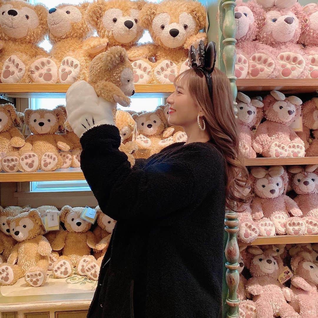 堀尾実咲のインスタグラム：「🧸🖤 #disneyresort #tokyodisneysea #disneysea #disney #東京ディズニーリゾート #ディズニーリゾート #ディズニー #東京ディズニーシー #ディズニーシー #TDS #ディズニーコーデ #portrait」