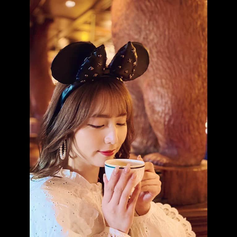 堀尾実咲のインスタグラム：「Teddy Roosevelt Lounge☕️ #disneyresort #tokyodisneysea #disneysea #disney #東京ディズニーリゾート #ディズニーリゾート #ディズニー #東京ディズニーシー #ディズニーシー #TDS #ディズニーコーデ #portrait」