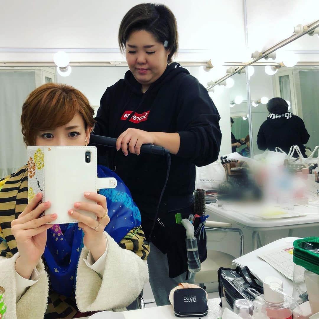 初嶺麿代さんのインスタグラム写真 - (初嶺麿代Instagram)「今日も収録〜 #楽しい現場 明日も宜しくお願いします^_^ #収録」2月5日 20時14分 - hatsunemayo