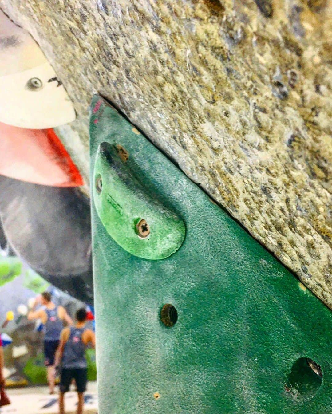 藤井快さんのインスタグラム写真 - (藤井快Instagram)「It’s long long time that I have climbed black tape at @bpump_ogikubo !! Second pic was the most painful hold in this boulder. I’m so happy that I could send it! 👍 Of course, I’m exited for the Bouldering Japan Cup🇯🇵! • 最近食事の投稿が増えてますが…、今日はクライミングの投稿！ いつぶりかわからないくらい久々に荻窪で黒テープが登れました！指皮に優しくない課題なので、トライ回数を制限をして集中して登ることができました！調子も上がってきているので、今週末も楽しみです。 • @adidasterrex  @fiveten_official  @alpinawatchesjapan  @au_official  @in_jelly_  @morinagatraininglab  @organicclimbing  @frictionlabs  #adidas #fiveten #alpinawatches #TEAMau #森永製菓 #減量」2月5日 20時16分 - fujii_kokoro