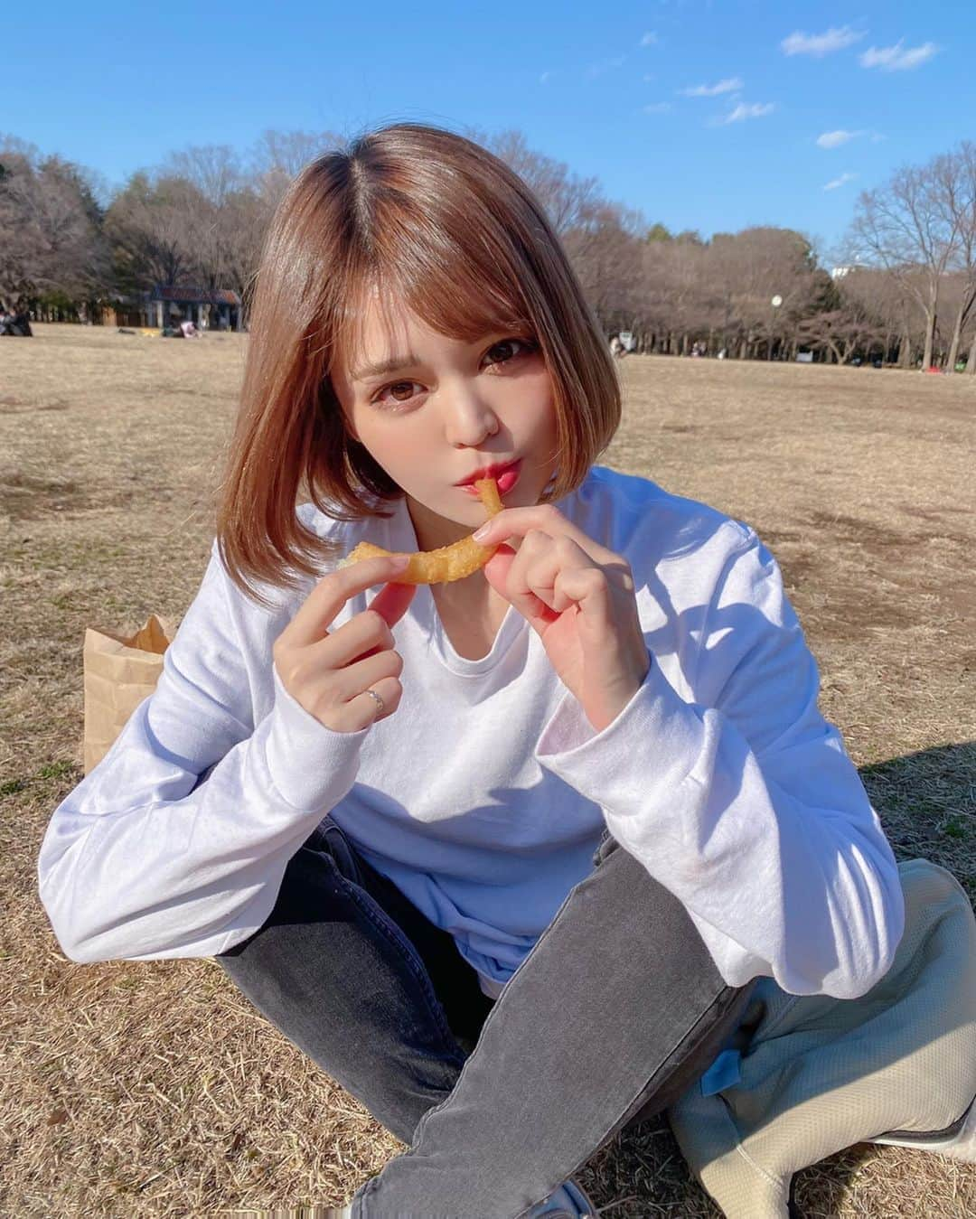 ななぴさんのインスタグラム写真 - (ななぴInstagram)「ピクニック日和🙂🧡 最近天気良くてうれしい！☀️」2月5日 20時50分 - __nanapgram__