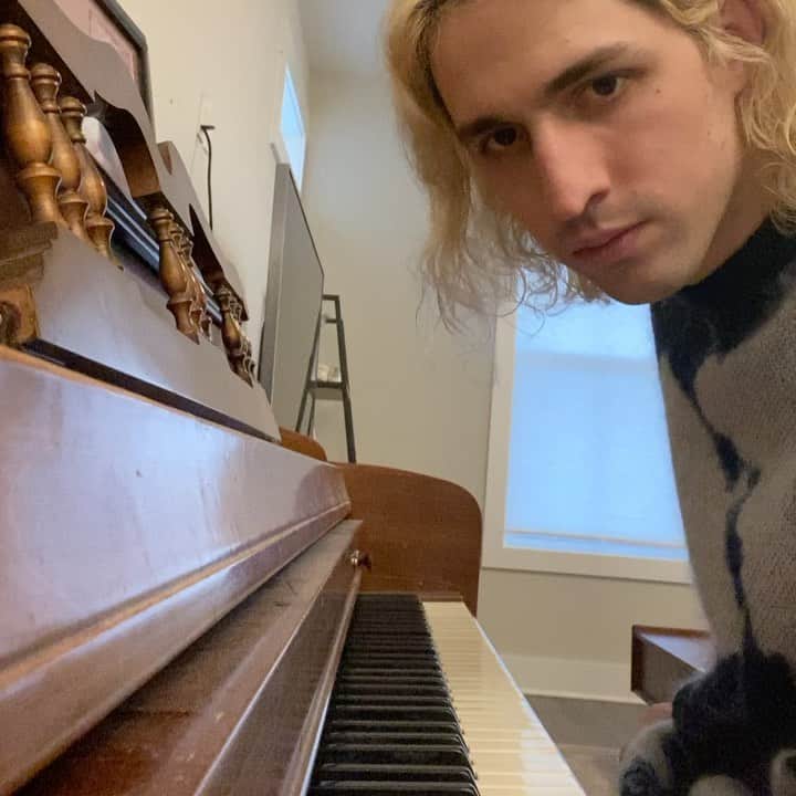 ポーター・ロビンソンのインスタグラム：「‪get your wish began on october 15 2018 as an idea on this old piano‬」