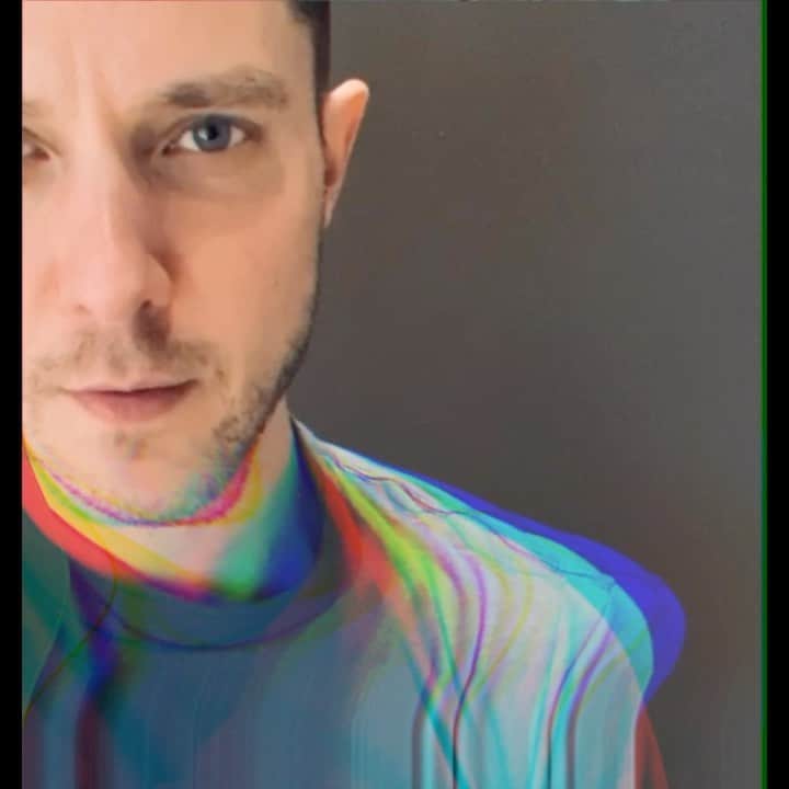 イーライ・リエブのインスタグラム：「I really needed to write this song • 7TH GRADE • Out soon」