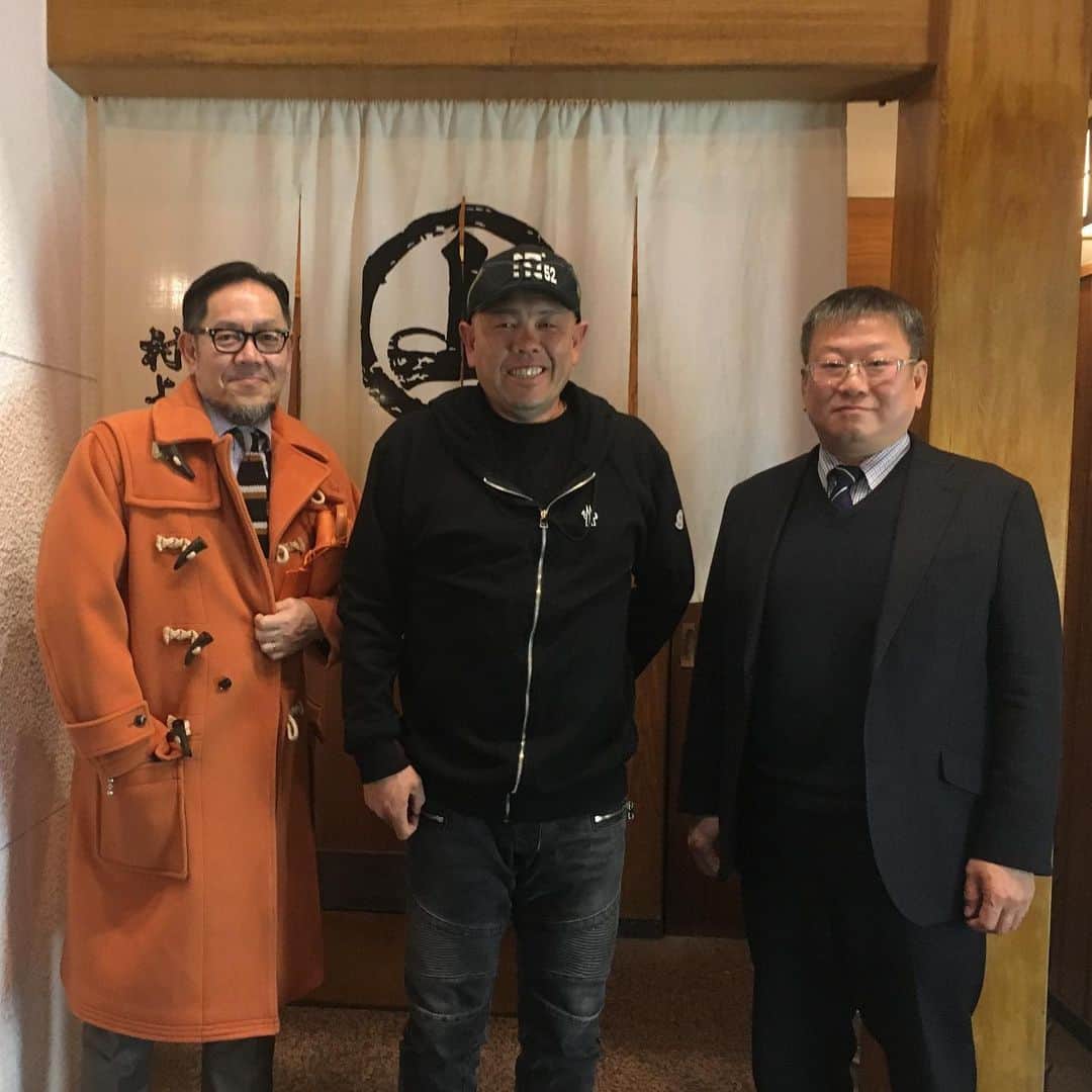 小田幸平のインスタグラム：「昨日は沖縄〜広島✈️移動。いつもお世話になっているZAPPの岡村さん、新田さんと食事。広島に行ったら是非ZAPPに行ってみて下さい。#沖縄#広島#プロ野球キャン#zapp#パチンコ#村上水軍#」