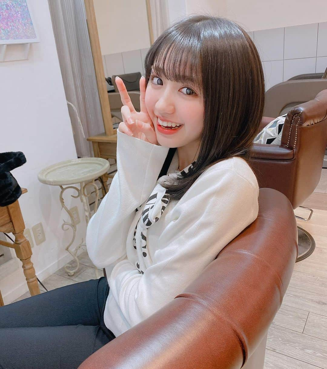 香音さんのインスタグラム写真 - (香音Instagram)「髪の毛切っちゃいました。🤫 ﻿ ﻿ ほほほ、どうですか🤭﻿ ﻿ ﻿」2月5日 22時59分 - kanon420_official