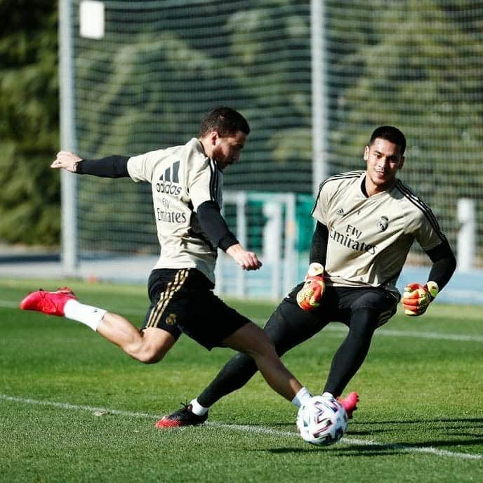 エデン・アザールさんのインスタグラム写真 - (エデン・アザールInstagram)「⚽🔥😄」2月5日 22時59分 - hazardeden_10