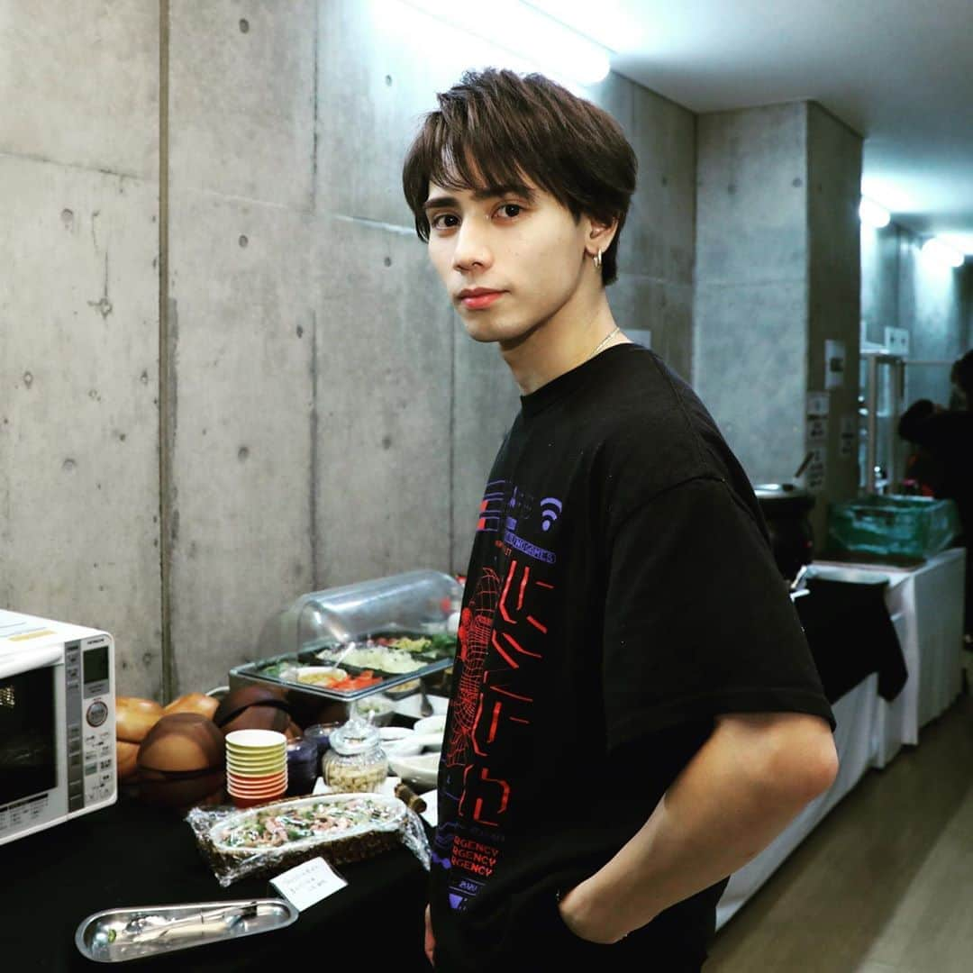 神谷健太さんのインスタグラム写真 - (神谷健太Instagram)「レンジ待ち😈」2月5日 23時43分 - kenta.kamiya_