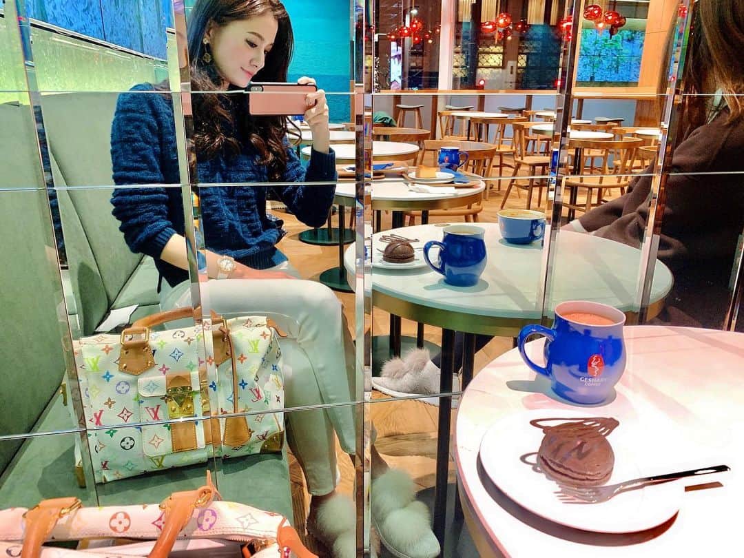 平山美春さんのインスタグラム写真 - (平山美春Instagram)「Café Time☕️✨💕 @gesharycoffee . #gesharycoffee #coffee #cafe  #tokyo #sweet」2月5日 23時46分 - miharuhirayama