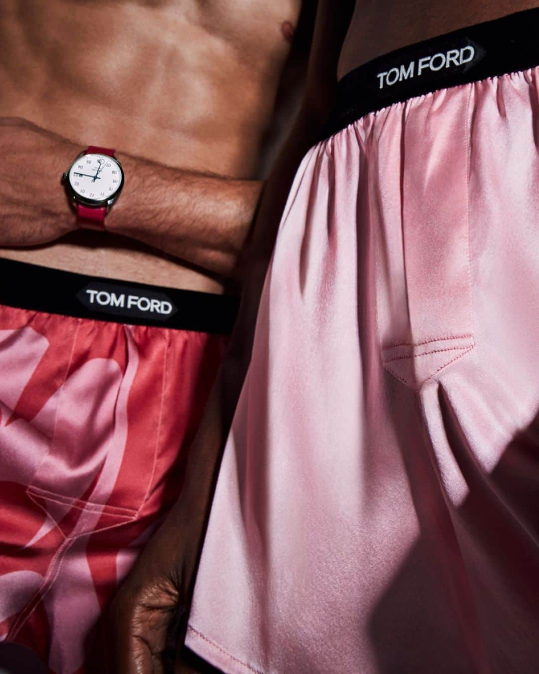 トムフォードさんのインスタグラム写真 - (トムフォードInstagram)「Celebrate love with luxurious TOM FORD Silk Boxers. #TOMFORD #TFUNDERWEAR」2月5日 23時55分 - tomford