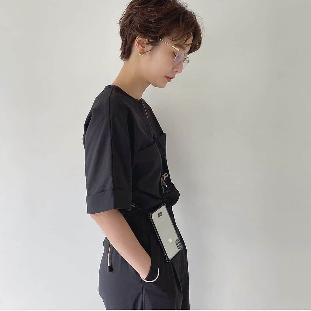野口和弘のインスタグラム：「石田一帆氏カットカラーメンテ。 @ishidakazuho . 今回は前回かけたパーマを活かして。 . gemも新色出たみたいだからチェックな！ @lpdgem.official . #cieca. #gem」